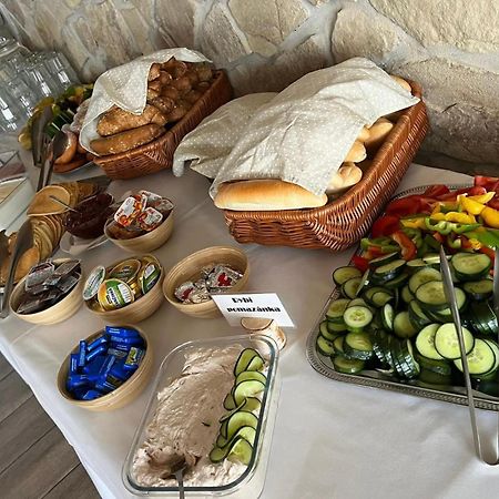 Kuklík Wellness Penzion Marta מראה חיצוני תמונה